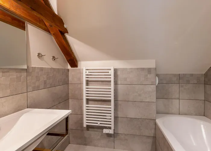 Montauvert * Montel-de-Gelat